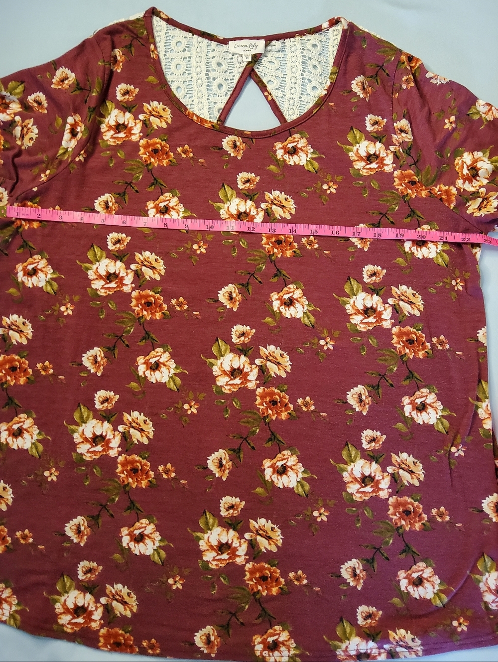Siren Lily Floral Blouse with Lace - Picture 7 of 10